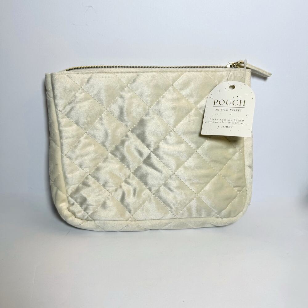 Spa Night Beauty Bundle w/ Clarins, Makeup, Velvet Pouch & Bath Set - Picture 2 of 9
